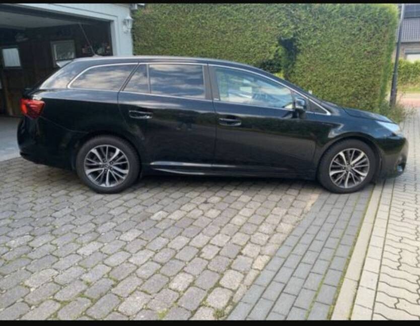 Toyota Avensis 195.000 km 7.900 € Essen 45121