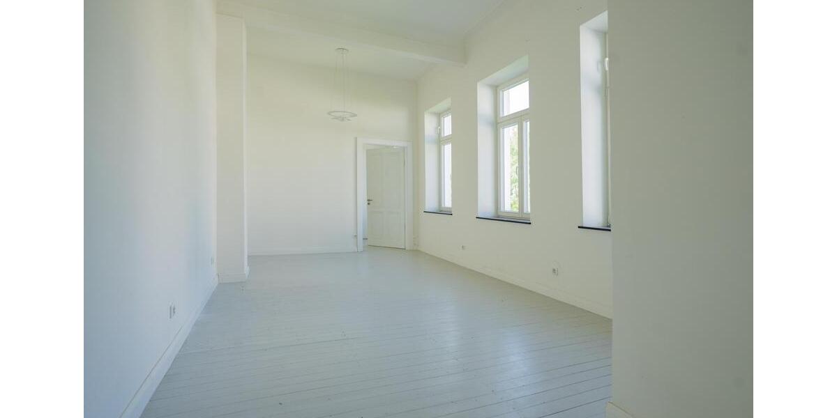 Villa Krefeld Bockum - 5 Zimmer, 180 m&sup2;, 2.040&euro; | Angebot:24987604