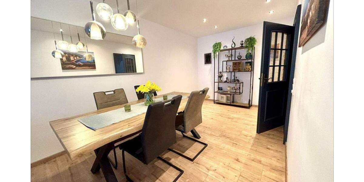 Reihenmittelhaus Krefeld Hüls - 4 Zimmer, 136 m&sup2;, 486.000&euro; | Angebot:25654258