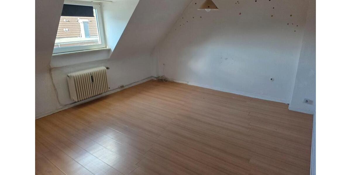 Dachgeschoßwohnung Oberhausen - 3.5 Zimmer, 80 m&sup2;, 590&euro; | Angebot:26396497