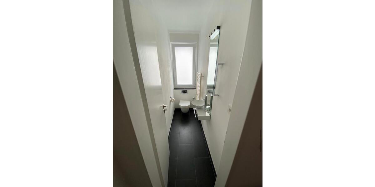 Etagenwohnung Düsseldorf Lörick - 4 Zimmer, 145 m&sup2;, 2.950&euro; | Angebot:25231596