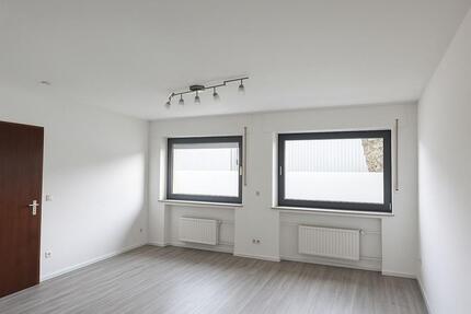 ~ Frisch renovierte 2 Zimmer Wohnung für Singles ~ zimmer