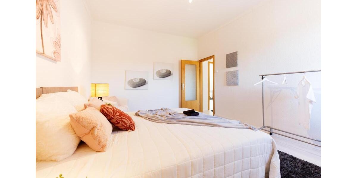 Charmante 2-Zimmer Dachgeschosswohnung in Duisburg-Laar 3 zimmer