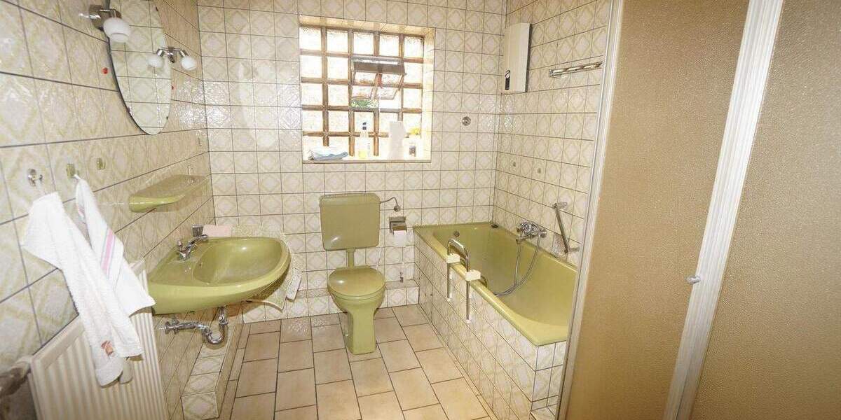 Etagenwohnung Neukirchen-Vluyn Neukirchen - 5 Zimmer, 89 m&sup2;, 195.000&euro; | Angebot:25191027