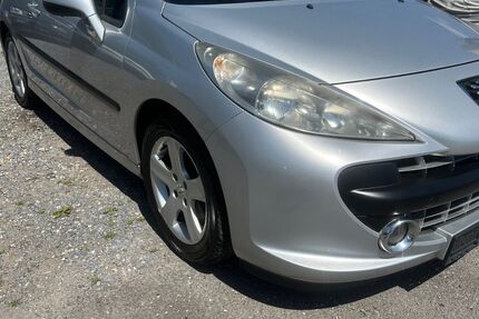 Peugeot 207 119.100 km 3.999 &euro; Düsseldorf 40231