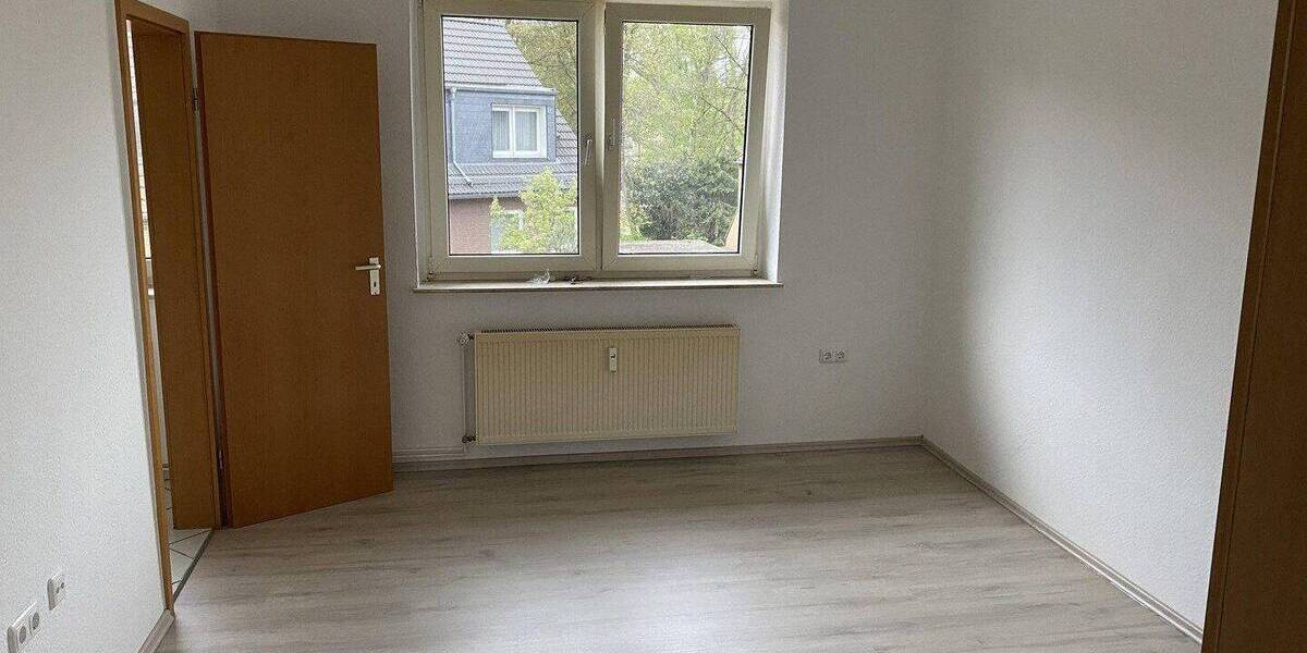 Etagenwohnung Oberhausen Stadtmitte - 3 Zimmer, 60 m&sup2;, 540&euro; | Angebot:26890120