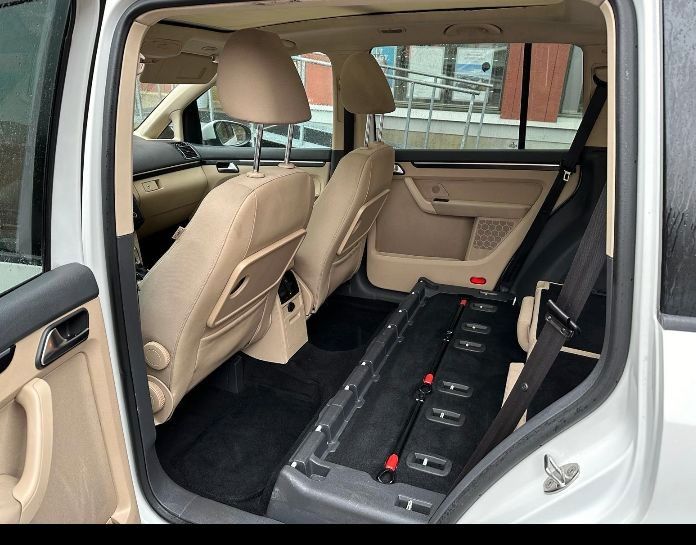 VW Touran 234.000 km 8.500 &euro; Dusseldorf 40215