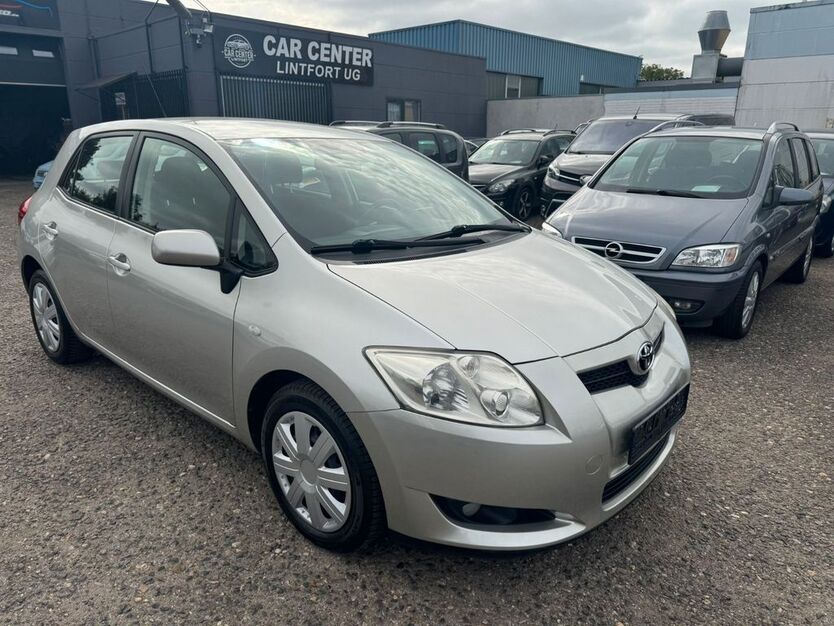 Toyota Auris 86.500 km 5.900 € Kamp-Lintfort 47475