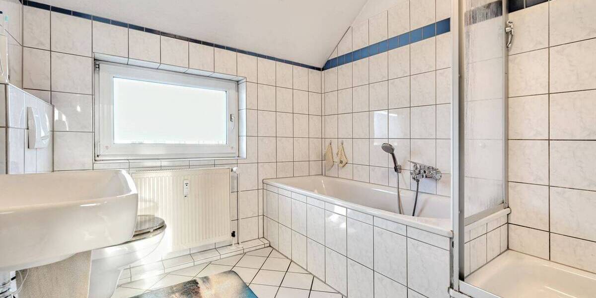 Etagenwohnung Duisburg Neudorf-Süd - 3 Zimmer, 77 m&sup2;, 159.000&euro; | Angebot:26891484