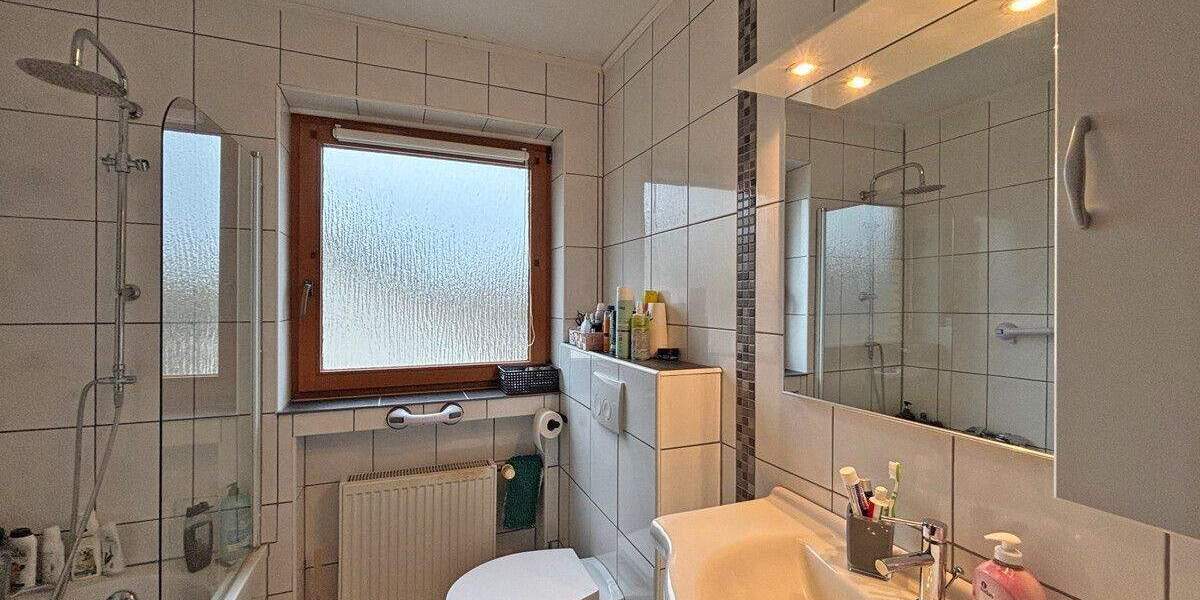 Mehrfamilienhaus, Wohnhaus Voerde Spellen - 6 Zimmer, 165 m&sup2;, 395.000&euro; | Angebot:25278709