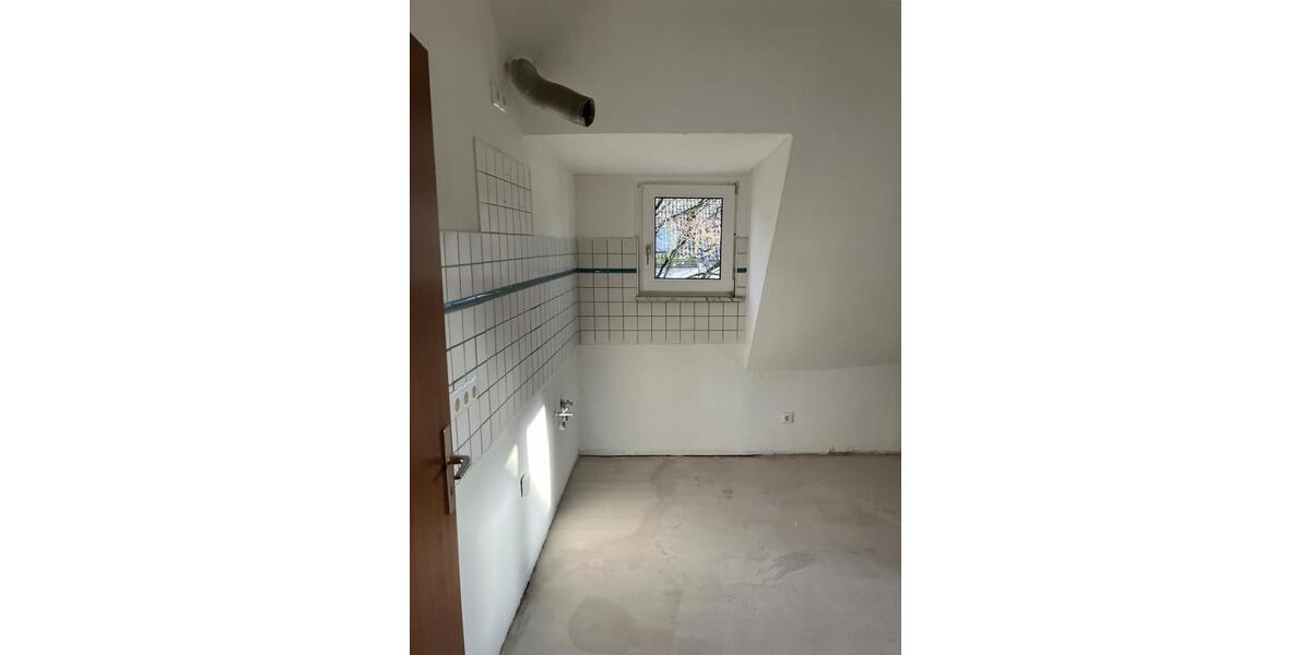 Gemütliche Dachgeschosswohnung mit Potential 3.5 zimmer