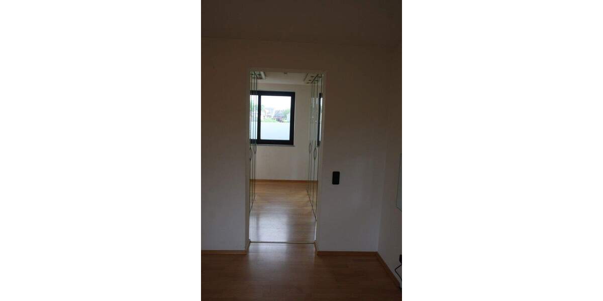 Zentral und grün gelegen in Ratingen Lintorf. Ideal für kleine Familie oder Berufspendler 5 zimmer