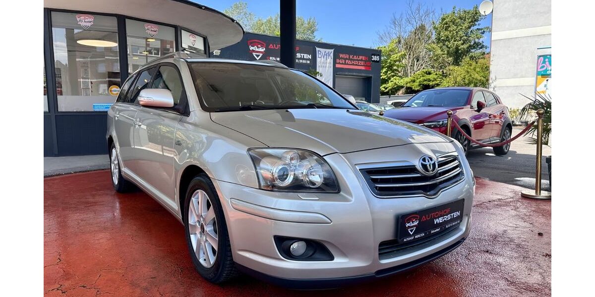 Toyota Avensis 214.061 km 3.990 &euro; Düsseldorf 40589