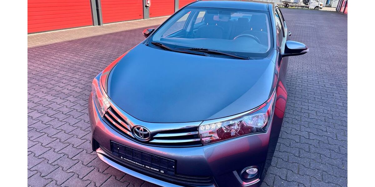 Toyota Corolla 94.649 km 12.798 &euro; Oberhausen 46145