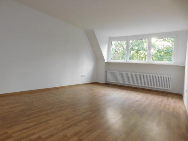 Schicke 3-Zimmerwohnung mit Laminat und modernisiertem Badezimmer... 3 zimmer