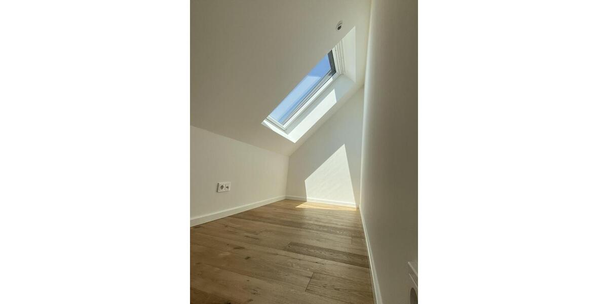 Doppelhaushälfte Düsseldorf Stadtbezirk 5 - 3.5 Zimmer, 100 m&sup2;, 2.500&euro; | Angebot:26276442