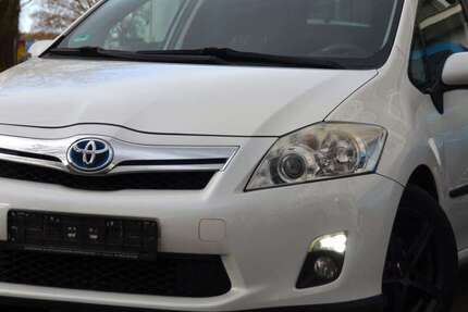 Toyota Auris 249.511 km 6.890 &euro; Düsseldorf 40599