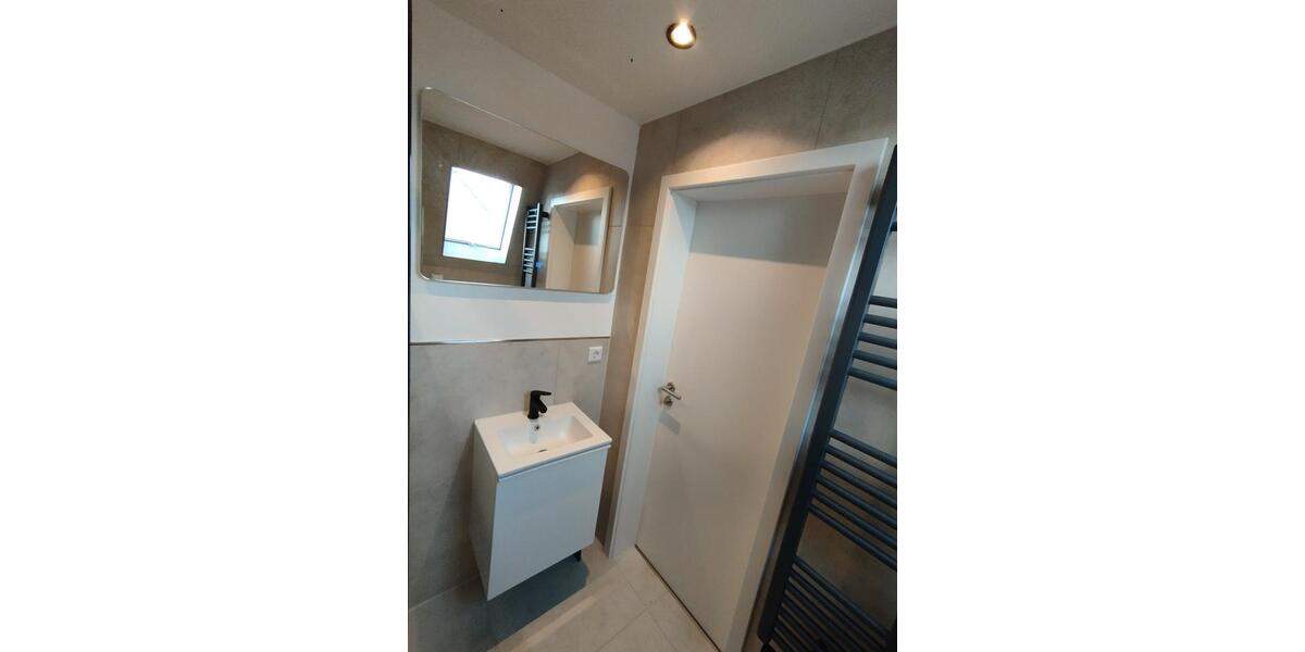 Wohnung *** Erstbezug nach vollständiger Sanierung ** 3 zimmer