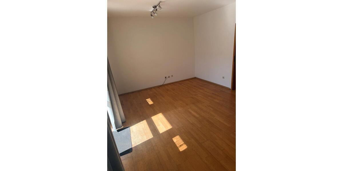 Etagenwohnung Duisburg Duisburg-Mitte - 1 Zimmer, 30 m&sup2;, 240&euro; | Angebot:26378873