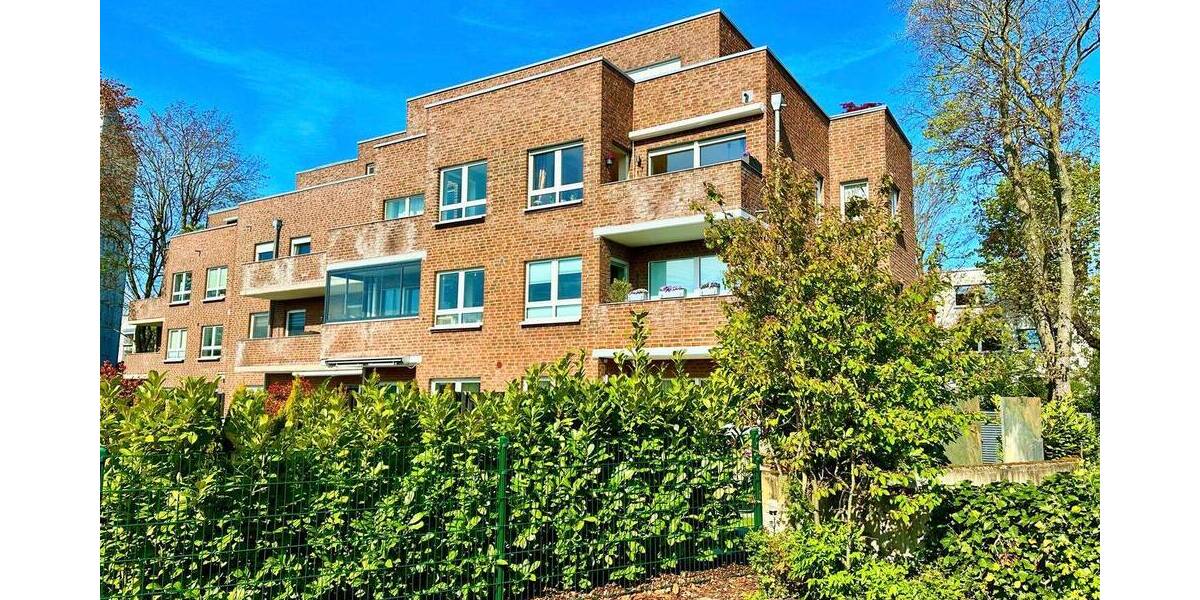 Hochwertig-Sanierte 2-Zimmer-Wohnung mit Balkon, Feldblick und Tiefgaragen-Stellplatz 2 zimmer