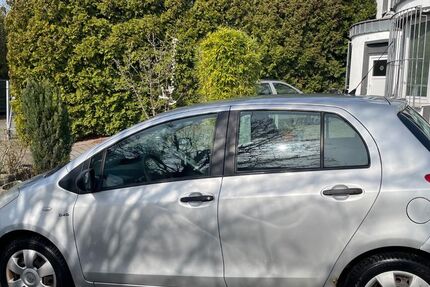 Toyota Yaris 186.000 km 2.890 &euro; Essen 45326