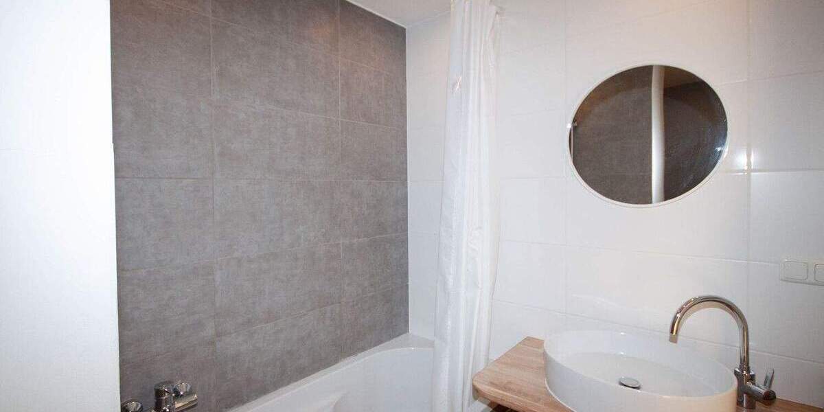 Möblierte 2-Zimmer-Wohnung mit Balkon und Wintergarten in Düsseldorf-Gerresheim 2 zimmer