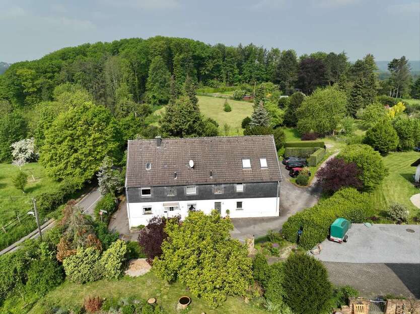Haus zum Kaufen in Essen 725.000 € 300 m²