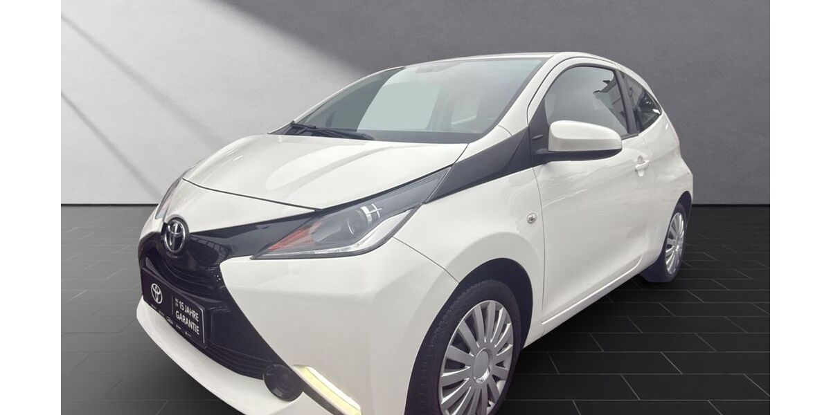 Toyota Aygo (X) 87.101 km 6.950 &euro; Dinslaken 46537