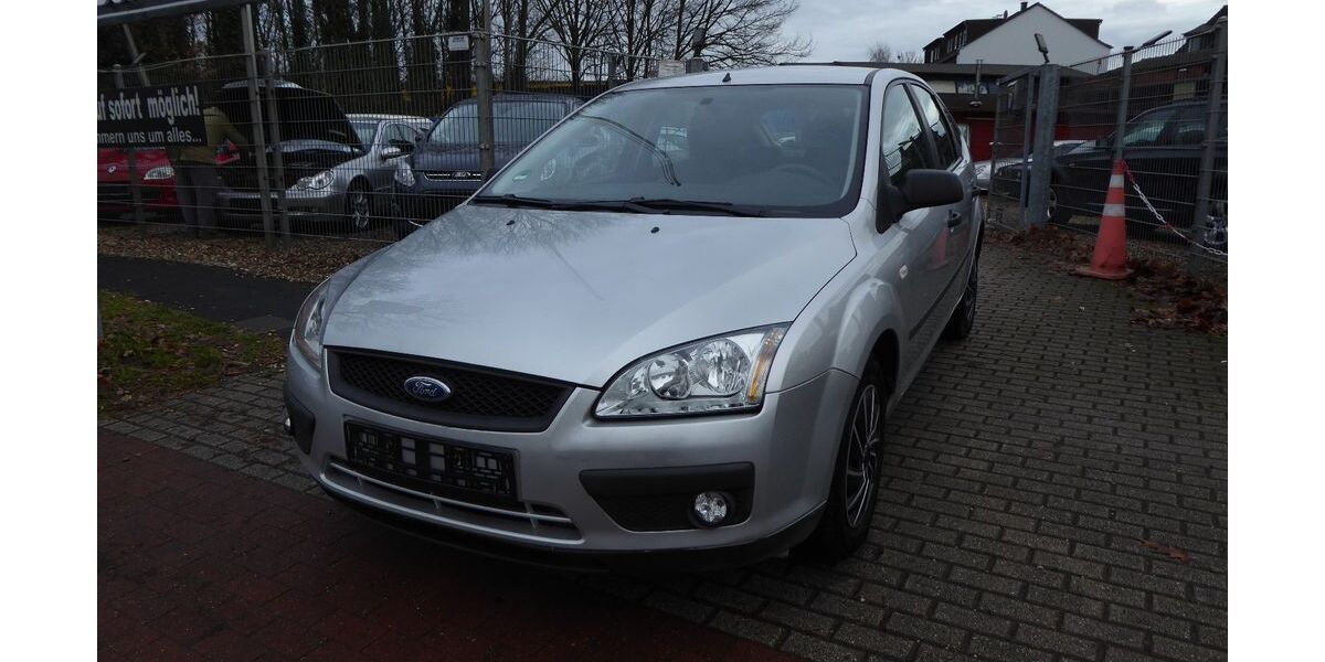 Ford Focus 122.000 km 2.850 &euro; Duisburg 47249