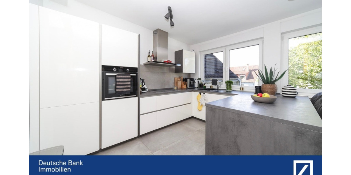 Hochwertige 3-Zimmer-Dachgeschosswohnung mit Balkon & Stellplatz in kernsaniertem 3-Familienhaus 3 zimmer