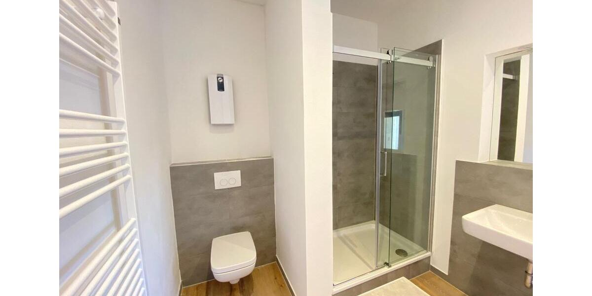 Tolle Dachgeschoss-Wohnung inkl. Terrasse und Einbauküche 3.5 zimmer