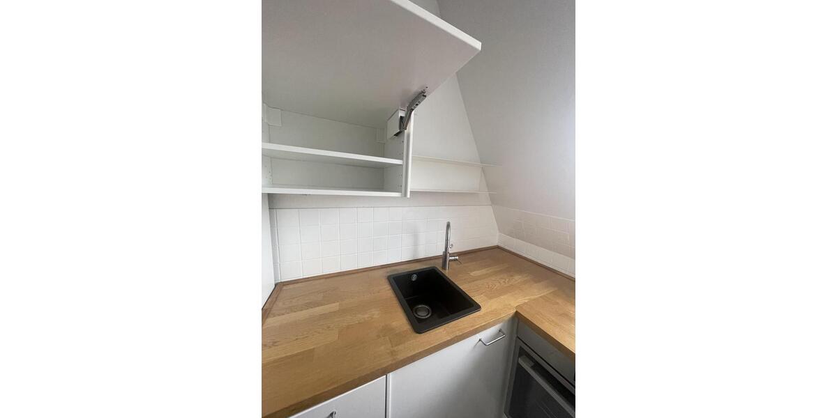 Charmante 2-Zimmer Dachgeschosswohnung in Duisburg-Laar 3 zimmer