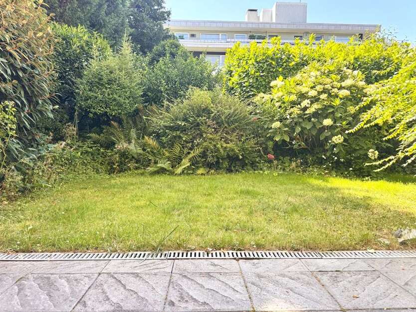 Wohnung zum Kaufen in Düsseldorf Niederkassel 350.000 € 63.69 m²