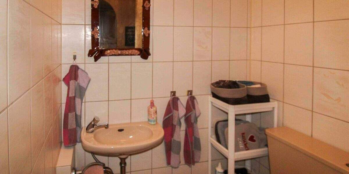 Reihenmittelhaus Duisburg Neumühl - 4 Zimmer, 110 m&sup2;, 255.000&euro; | Angebot:25400464