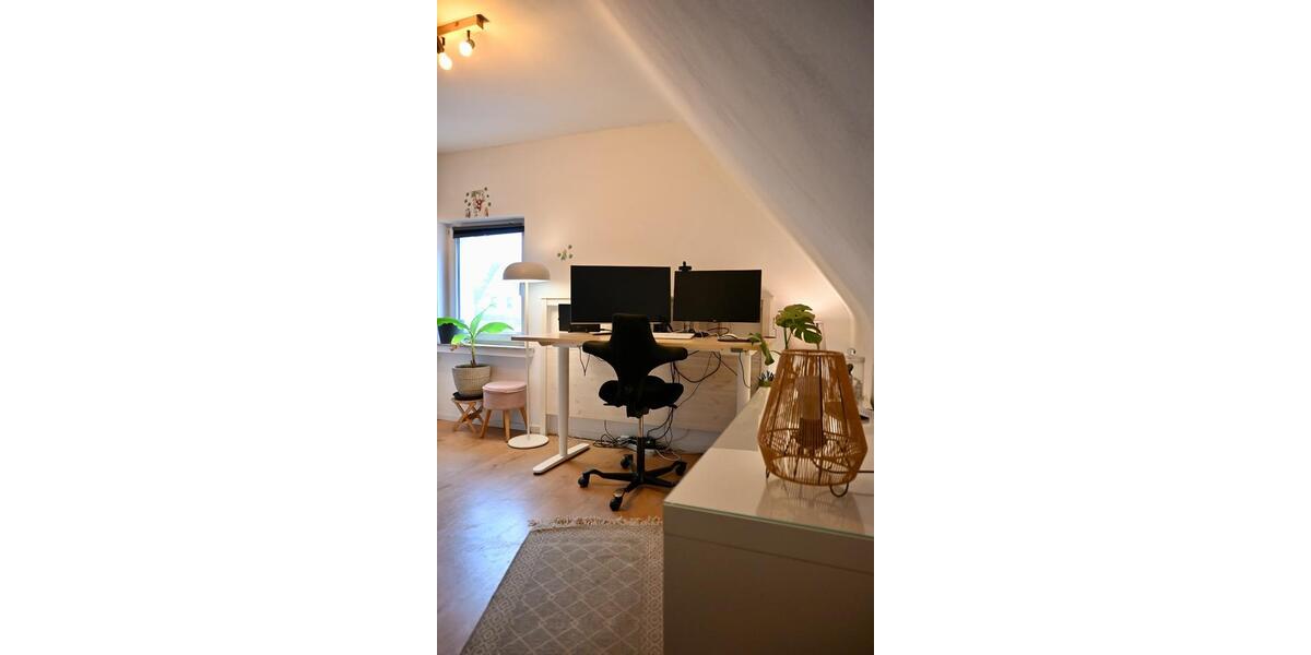 Einfamilienhaus mit Doppelgarage & PV-Anlage - provisionsfrei 3.5 zimmer