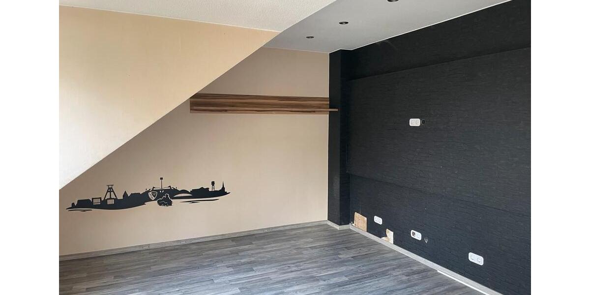 Dachgeschoßwohnung Bochum Bochum-Südwest - 4 Zimmer, 70 m&sup2;, 725&euro; | Angebot:26359725