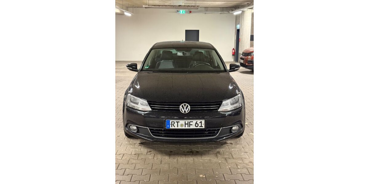 VW Jetta 192.000 km 8.700 &euro; Düsseldorf 40472