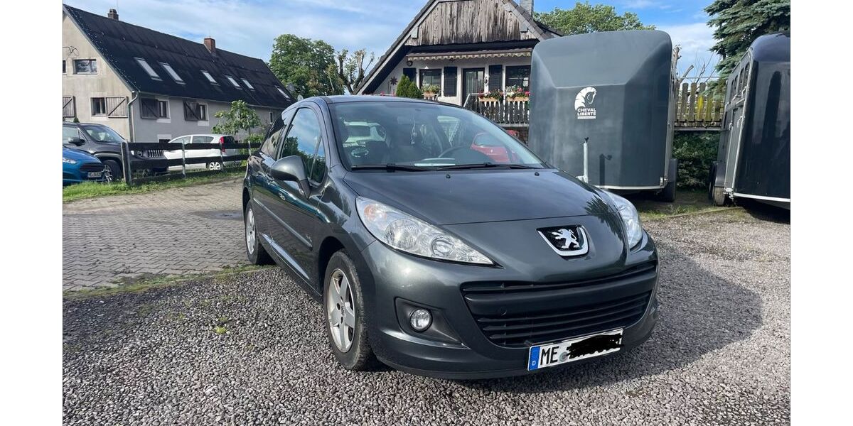 Peugeot 207 86.900 km 2.400 &euro; Ratingen 40883