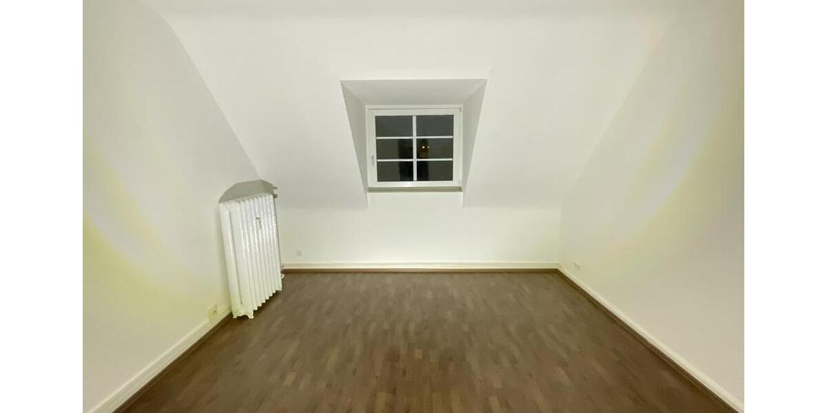 Für Junge und Junggebliebene. Tolle 2-Zimmer-Wohnung im 4. OG in Duisburg Ruhrort 2 zimmer