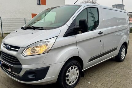 Ford Transit Custom 214.000 km 8.690 &euro; Essen 45139