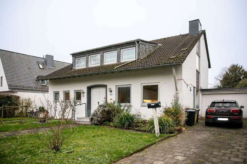 Haus zum Kaufen in Düsseldorf 1.095.000 € 239.97 m²