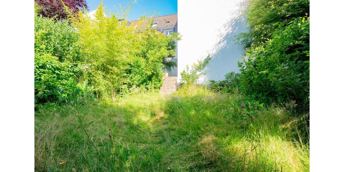 Villa Krefeld Bockum - 5 Zimmer, 180 m&sup2;, 2.040&euro; | Angebot:24987604