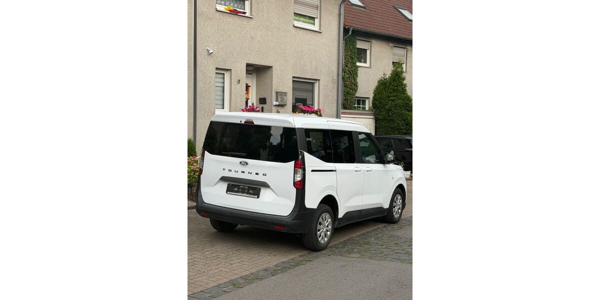 Ford Tourneo Courier 16.000 km 16.400 &euro; Gelsenkirchen 45889