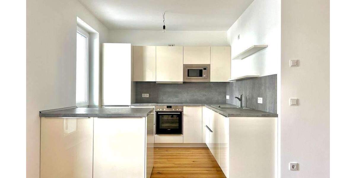 Etagenwohnung Düsseldorf Friedrichstadt - 3 Zimmer, 162 m&sup2;, 2.500&euro; | Angebot:24855847