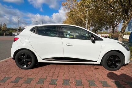 Renault Clio 135.000 km 6.400 &euro; Oberhausen 46049