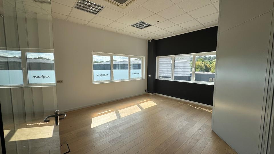 Gewerbehalle in Kamp-Lintfot zur vermieten zimmer