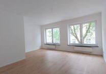 Düsseldorf-Flingern-Süd, Engelbertstraße - Komplett sanierte 2-Zimmer-Wohnung mitsehr großer Terrasse zeitnah zu mieten !!