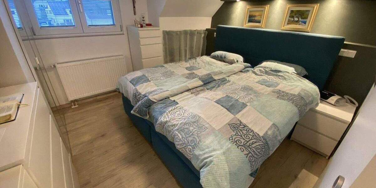 Doppelhaushälfte Duisburg Huckingen - 7 Zimmer, 120 m&sup2;, 599.000&euro; | Angebot:25087157
