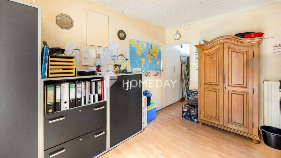 Viel Raum, Charme & Möglichkeiten - DHH mit Pool, möglicher Einliegerwohnung & großer Garage 7 zimmer