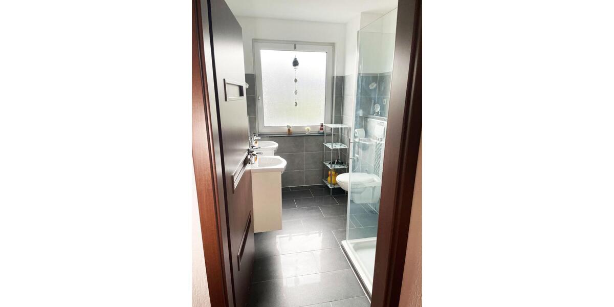 Doppelhaushälfte Essen Stadtbezirk V - 5 Zimmer, 133 m&sup2;, 1.990&euro; | Angebot:25422427